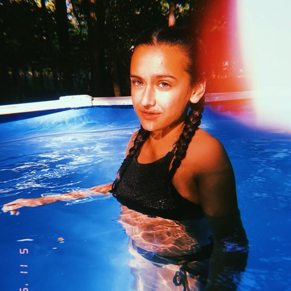 Meet your Posher, Lily - Picture 1 of 1